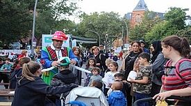 Beim diesjährigen Perlenkiezfest gab es Angebote für Groß und Klein. Foto: SmArt