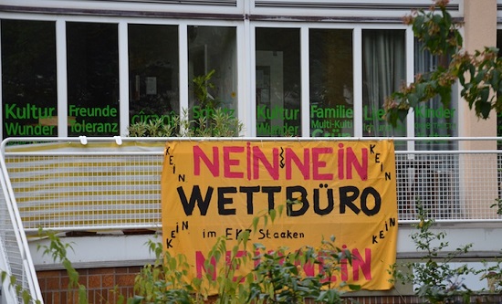 Bildtext: Banner zur Aktion am Stadtteilladen. Foto: QM Heerstraße