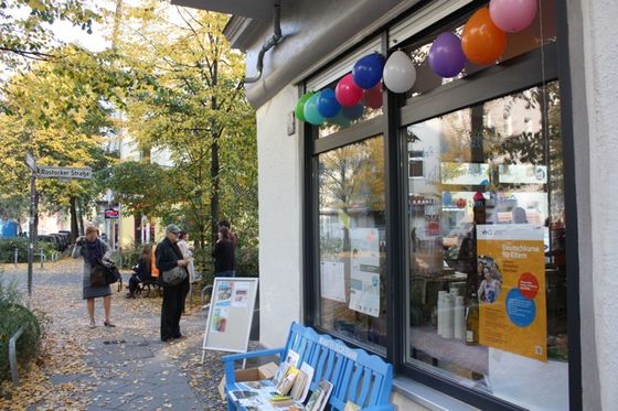 Feierliche Eröffnung des neuen Büros. Bild: Gerald Backhaus 
