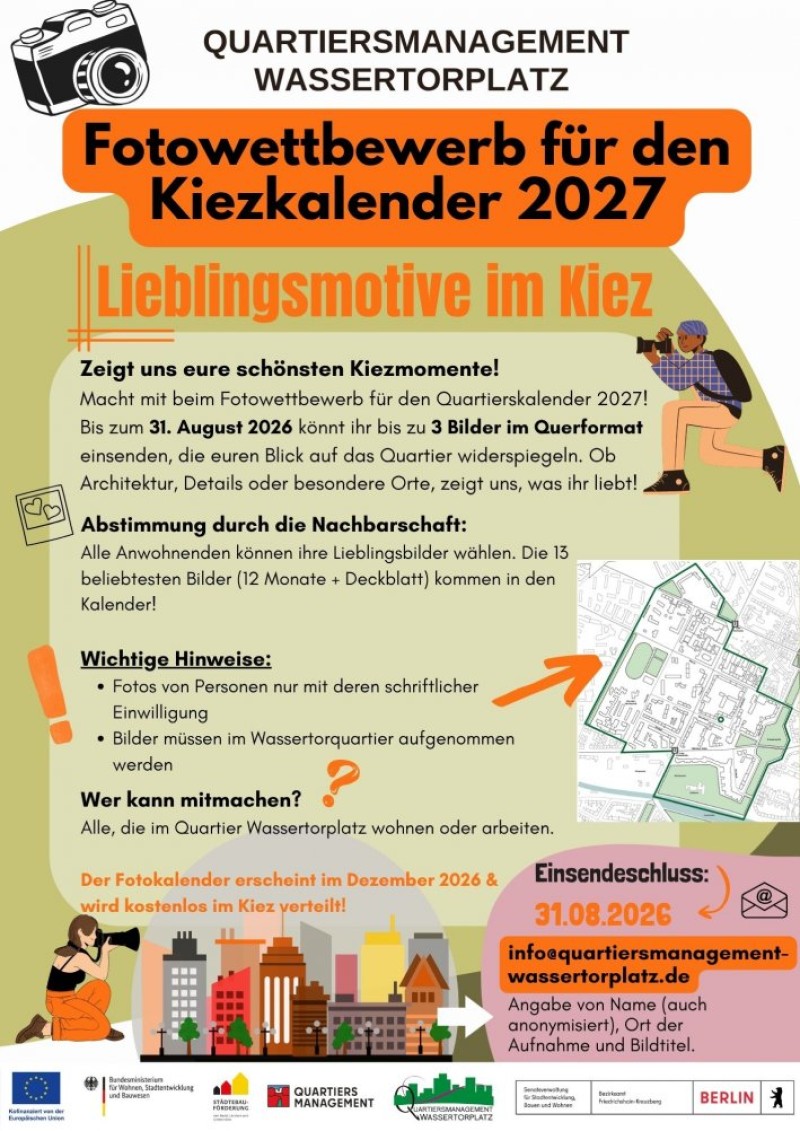 Ein Plakat im QM-Gebiet Wassertorplatz wirbt für den Fotowettbewerb im Kiezkalender 2027 mit dem Schriftzug „Fotowettbewerb für den Kiezkalender 2027. Lieblingsmotive im Kiez“.