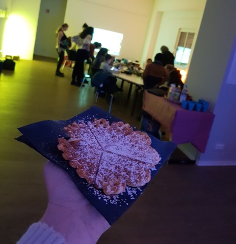 Zum Abschluss gab es leckere selbstgemachte Waffeln für die jungen Filmeschaffenden. (Bild: QM Beusselstraße)