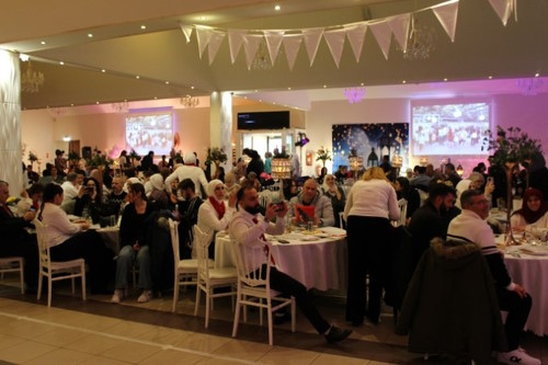 Das Gloria Event Center in der Markgrafenstraße bot den 550 Gästen einen besonders festlichen Rahmen für das Fastenbrechen. (Bild: QM Mehringplatz)