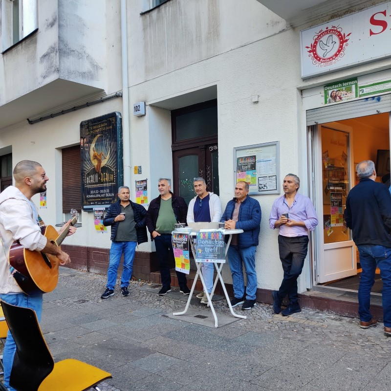 Beim Tag der offenen Tür im Nachbarschaftstreff in der Donaustraße gab es verschiedene musikalische Auftritte. (Bild: Birgit Leiß)