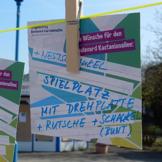 Anwohnende und Kiezaktive wurden dazu aufgerufen, ihre Wünsche für die Nachbarschaft aufzuschreiben. Foto: QM Boulevard Kastanienallee