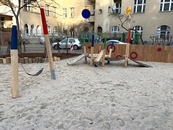 Der umgestaltete Spielplatz in der Geygerstraße. Bild: pro garten - Landschaftsarchitekten